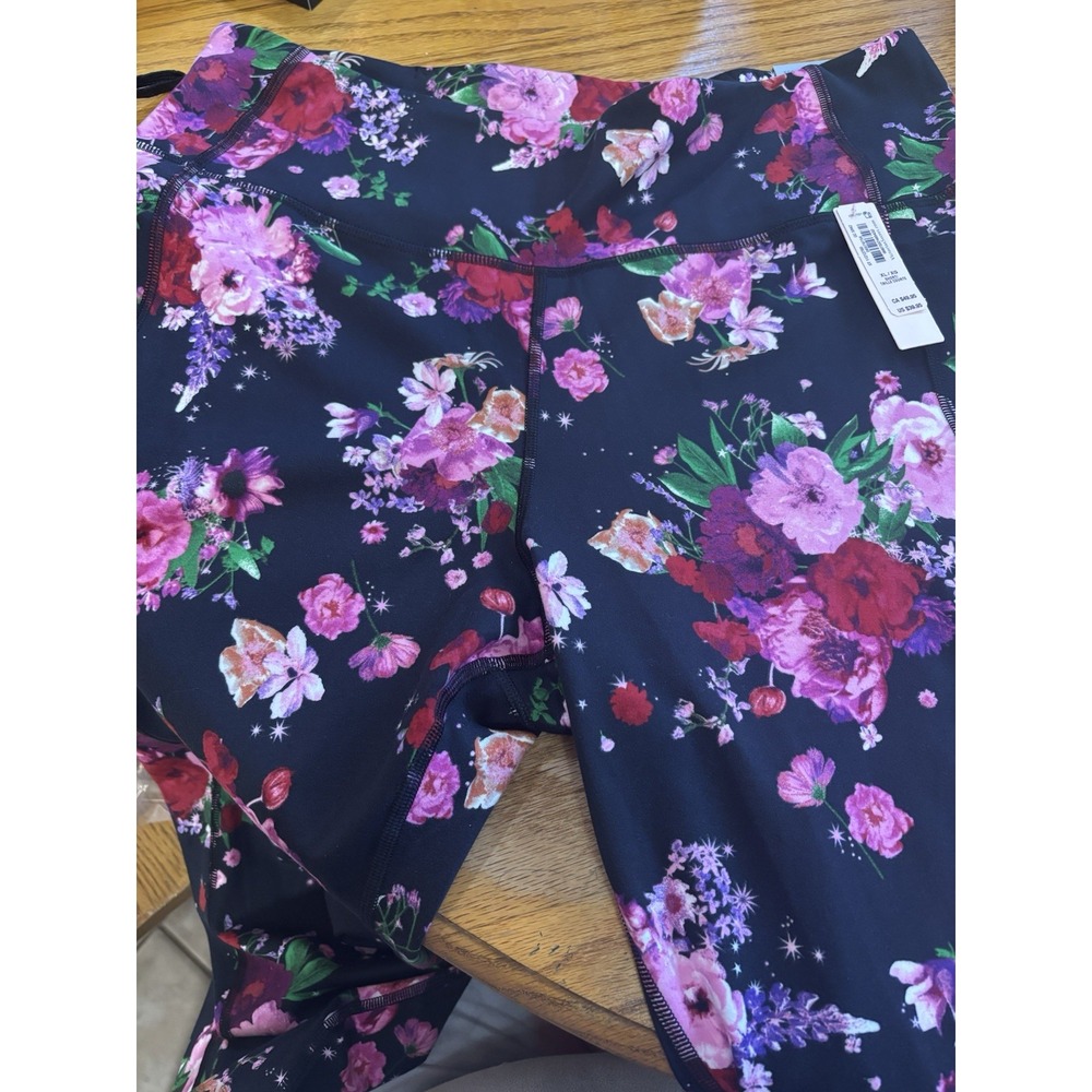 Victoria's Secret NWT On Point, Flow Athletic Pants‎ Size XL Floral Multicolor